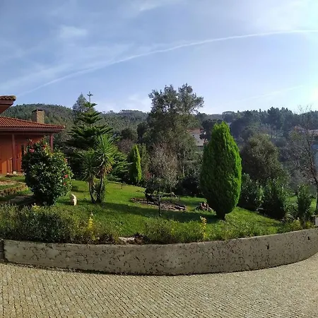 Alpesi faház Charrua House Paredes